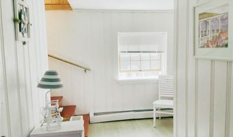 140 Treasure Rd, Narragansett, RI 02882