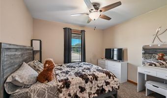 612 Deer Ridge Dr, Atkins, IA 52206