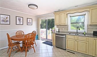 62 Valleybrook Dr, East Providence, RI 02914