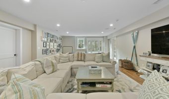 22 Kent Rd, Barnstable, MA 02630