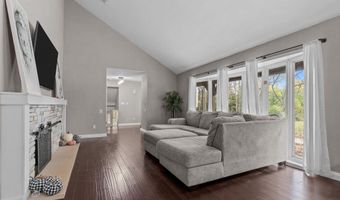 11 HILLTOP Ct, Appleton, WI 54914