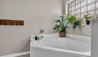 15077 Clear Springs Dr, Biloxi, MS 39532