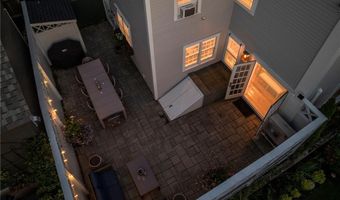 28 John St, Newport, RI 02840