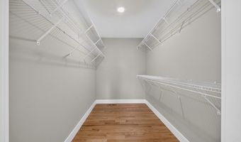 8 Country Ln, Billerica, MA 01821