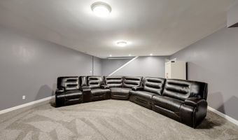 5120 Country Hills Dr, Aurora, IN 47001