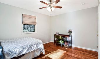 4406 ROUNDHILL Rd, Alexandria, VA 22310