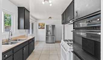 2538 Dumetz St, Camarillo, CA 93010