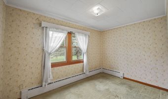 34 Anthony St, Adams, MA 01220