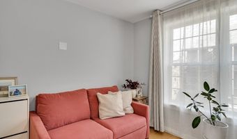 10 Everett 304, Boston, MA 02128