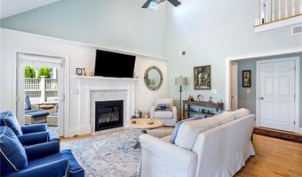 406 Corey Ln, Middletown, RI 02842