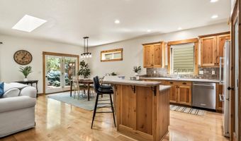 60836 Yellow Leaf St, Bend, OR 97702