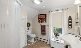 182 Leicester St, Auburn, MA 01501