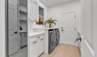 11468 Snow Creek Ave, Las Vegas, NV 89135