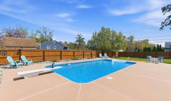 399 Trenton Ave N, Bayville, NJ 08721