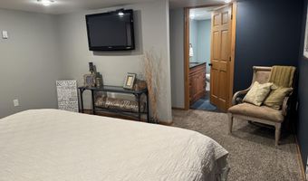 814 S Park St, Aberdeen, SD 57401