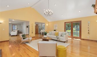 86 Wickham Rd, North Kingstown, RI 02852