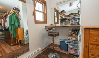 4 Debbie Dr, Altamont, NY 12009