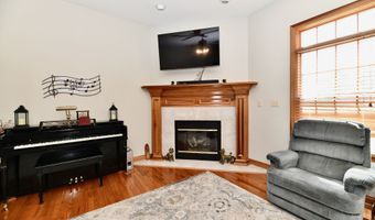355 Connecticut Cir, Indianapolis, IN 46217