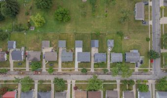 160 Canterbury St, Adrian, MI 49221