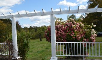 234 County Rd, Becket, MA 01223