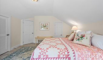 25 Spring St, Chester, CT 06412