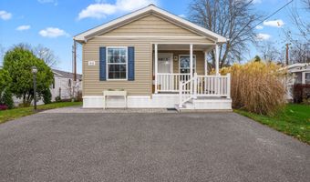 53 Greenlawn Dr, Danbury, CT 06810