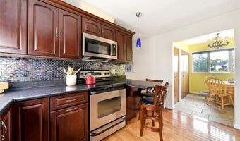 88 Central Ave, Amityville, NY 11701
