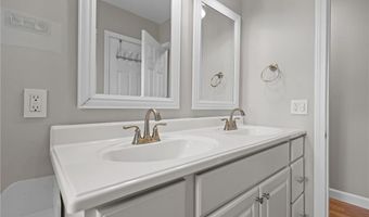 19 Irondale St, Warwick, RI 02886