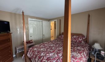 80 Baldwin Dr, Bangor, ME 04401
