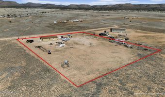 3233 W Sandstone Dr, Paulden, AZ 86334