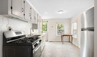 15 Preston Dr, North Kingstown, RI 02852