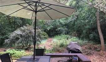 136 Bucher Dr, Decatur, GA 30030