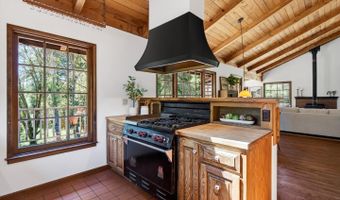 925 Old Farm Ln, Aptos, CA 95003