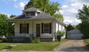 135 E Pine St, Albion, IL 62806