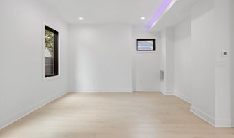 2007 S JOYCE St, Arlington, VA 22202