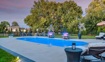2245 Meadow Crk, Avon, IN 46123