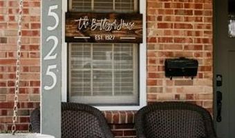 1525 Hillcrest Dr, Bartlesville, OK 74003