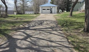 704 13th Ave, Britton, SD 57430