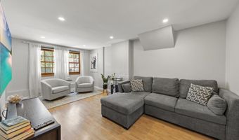 522 Mackey Ave, Belford, NJ 07718