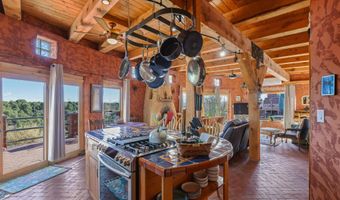 174 Hondo Seco Rd, Arroyo Hondo, NM 87513
