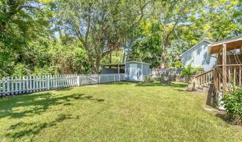 106 17th St, Apalachicola, FL 32320
