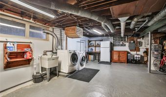 165 Lamarck Dr, Amherst, NY 14226