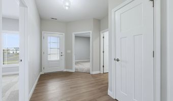 2002 Bogey Ct, Auburn, IN 46706