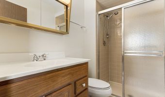 1570 W Goldengate Dr, Addison, IL 60101