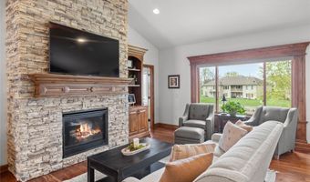 904 Eagle Creek Blvd SW, Altoona, IA 50009