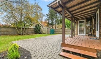 51 Osceola Ave, Narragansett, RI 02882