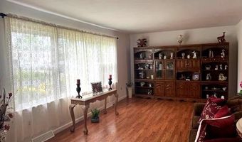 2 CLARK Dr, Barrington, NJ 08007