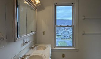 201 Ruskin Dr, Altoona, PA 16602