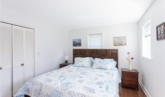 327 Corey Ln, Middletown, RI 02842