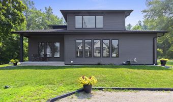 2257 E SHORE Dr, Green Bay, WI 54302